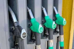 Preţurile carburanţilor, monitorizate de Guvern
